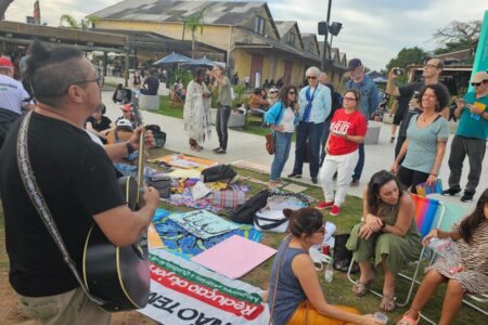 Manifesto do 1º Farofa Summit: o Embarcadero achou que era clube. Descobriu que é praça!