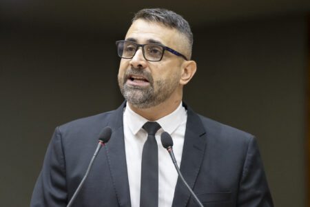 Cassado na legislatura passada, Alexandre Bobadra volta à Câmara de Porto Alegre