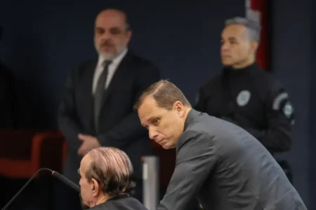 Mauro Cid diz que entregou dinheiro em sacola a pedido de Braga Netto