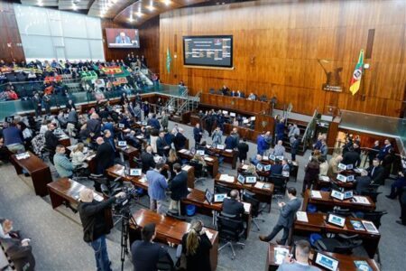 Assembleia aprova projeto que reajusta em 8% o piso regional no RS